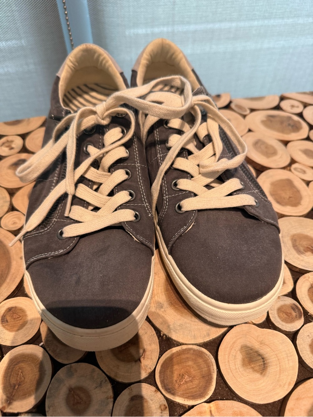 TAOS New Gray Zip/Tie Sneakers - 9.5